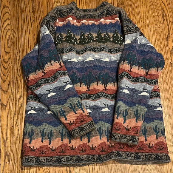 Icelandic Design Sweater - Picture 8 of 11